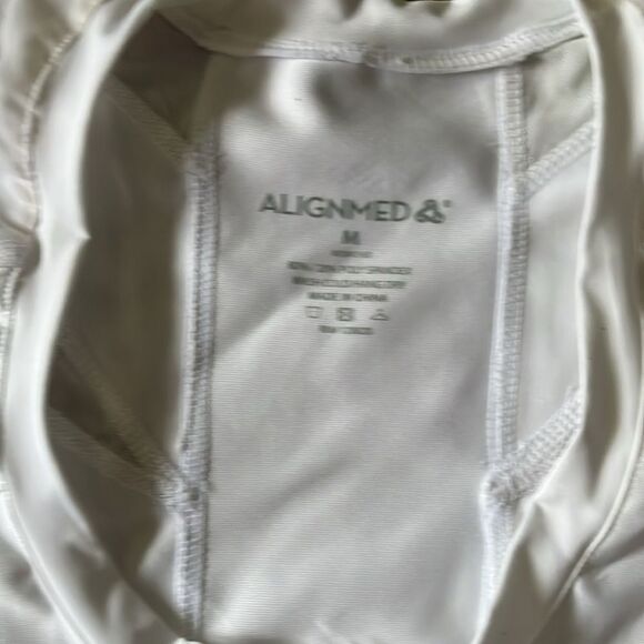 NWT ALIGNMED WHITE ZIPPER SHORT SLEEVE WOMENS MEDIUM - Picture 10 of 10